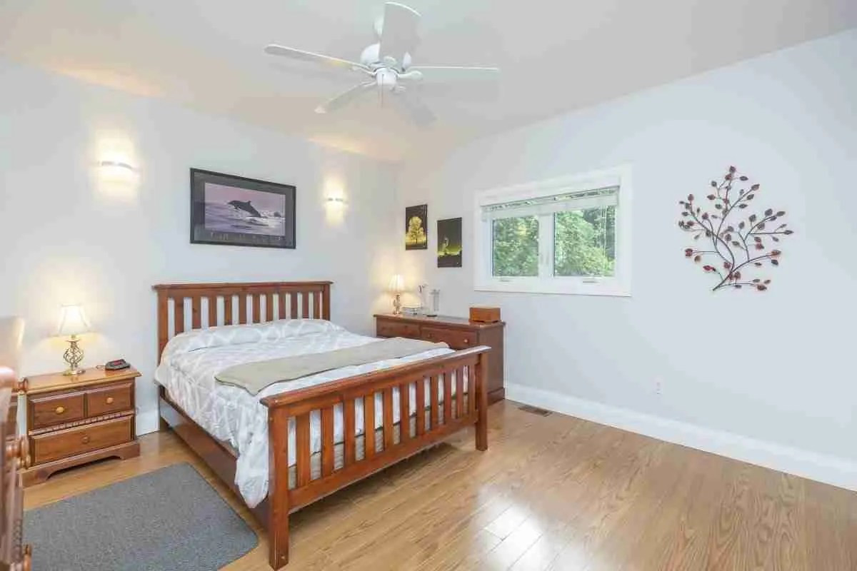 Photo Gallery for 279 Purdy Road