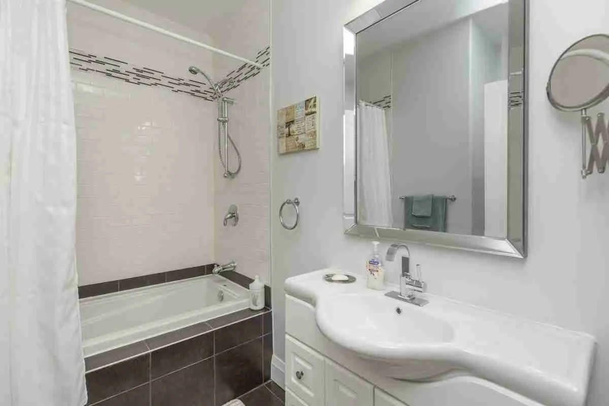 Photo Gallery for 279 Purdy Road