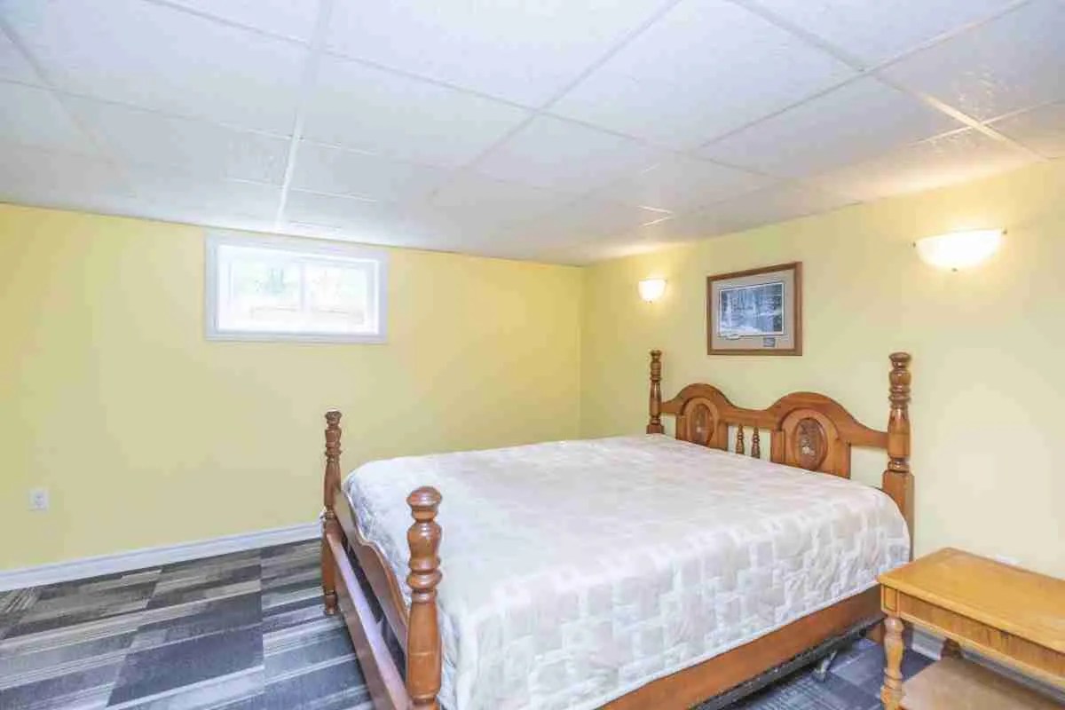 Photo Gallery for 279 Purdy Road