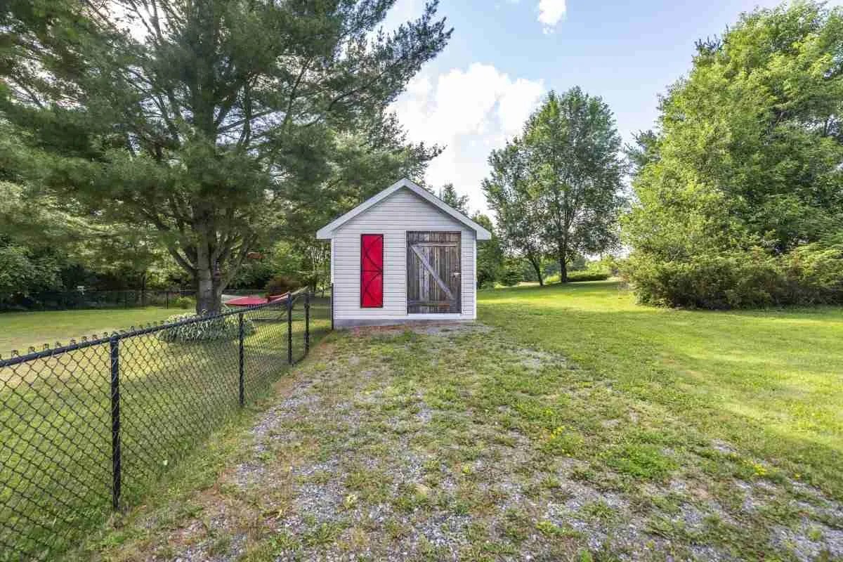 Photo Gallery for 279 Purdy Road