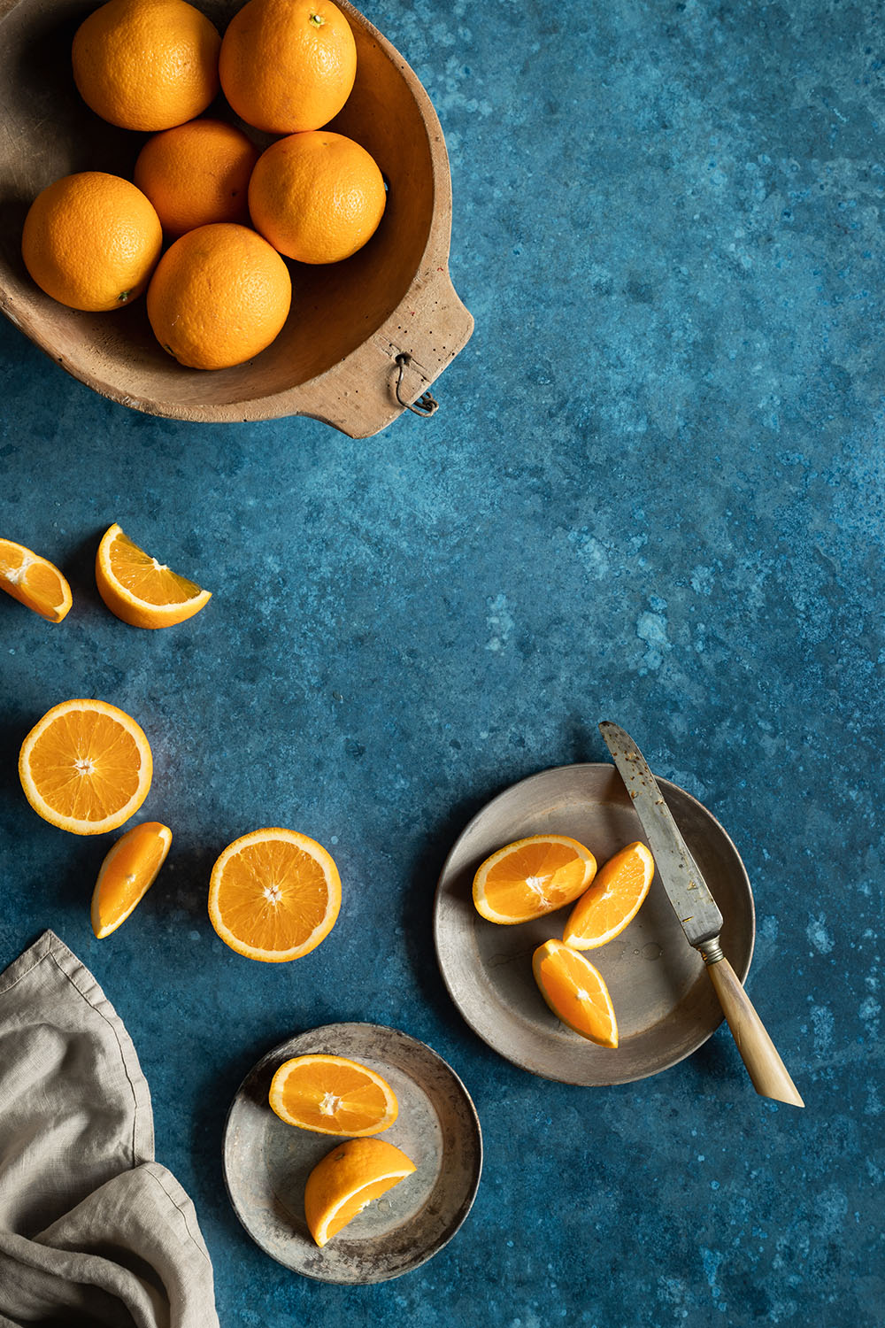 Deep blue color backdrop with highlights for photography and video