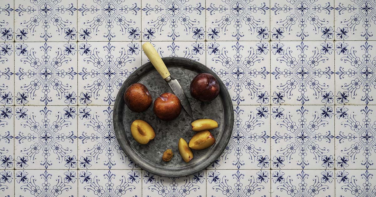 Tile backdrop for photography with printed old blue floral pattern