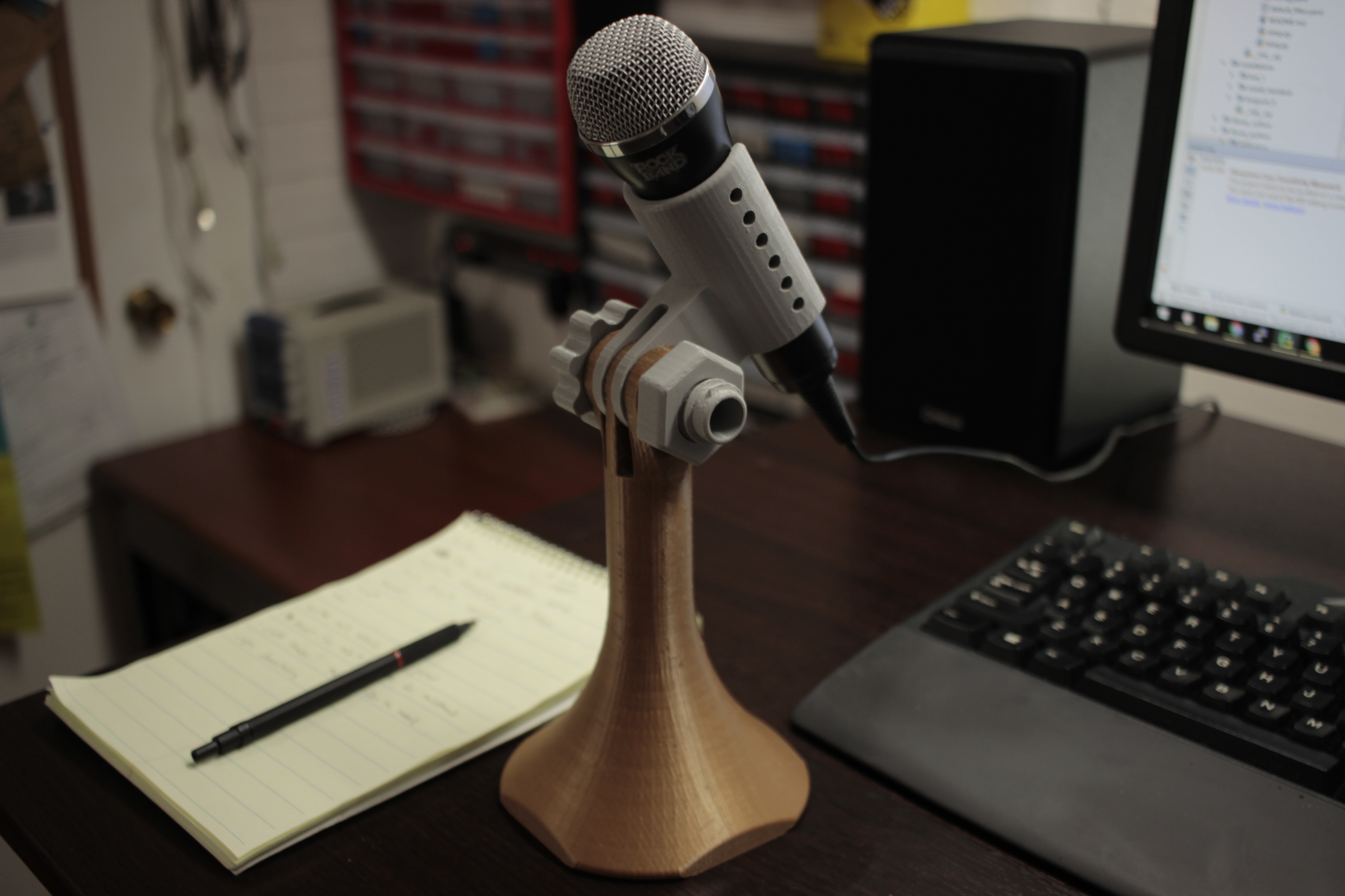 100 3D Printed Desktop Microphone Stand esologic