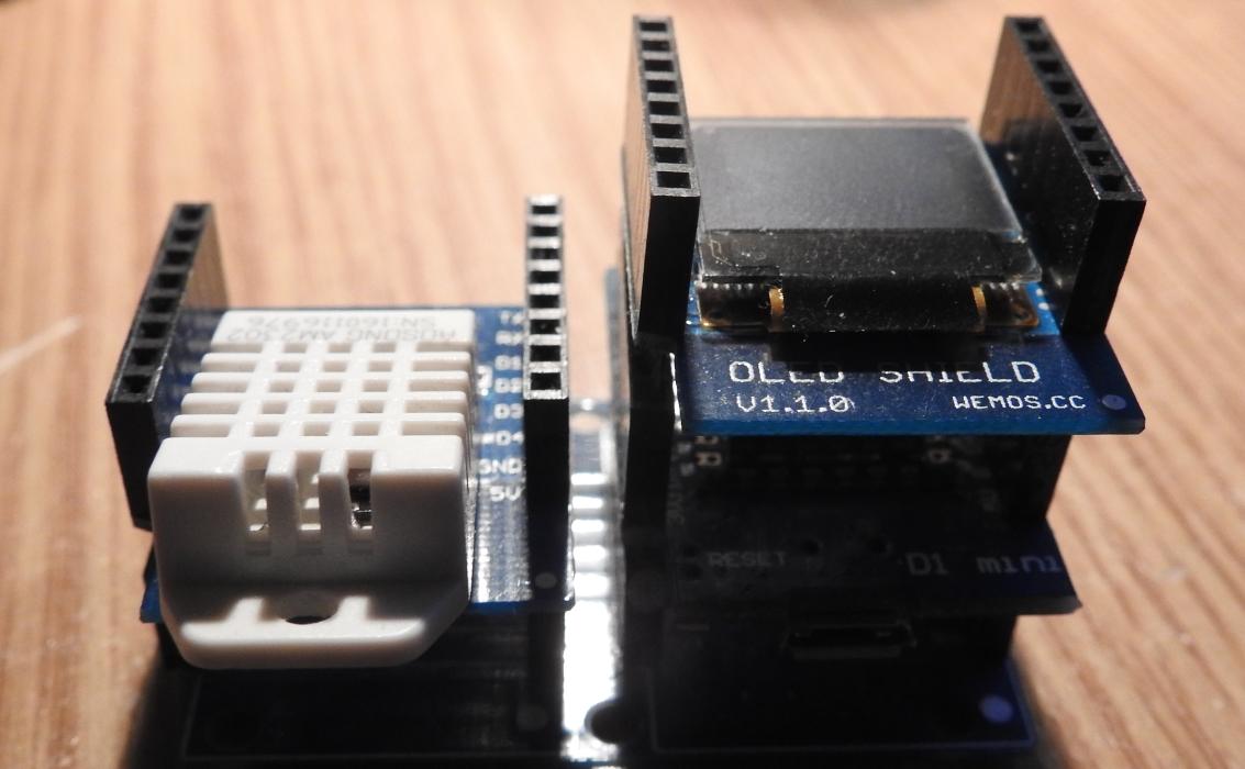 Wemos and DHT22 readings on an OLED display simple project esp8266