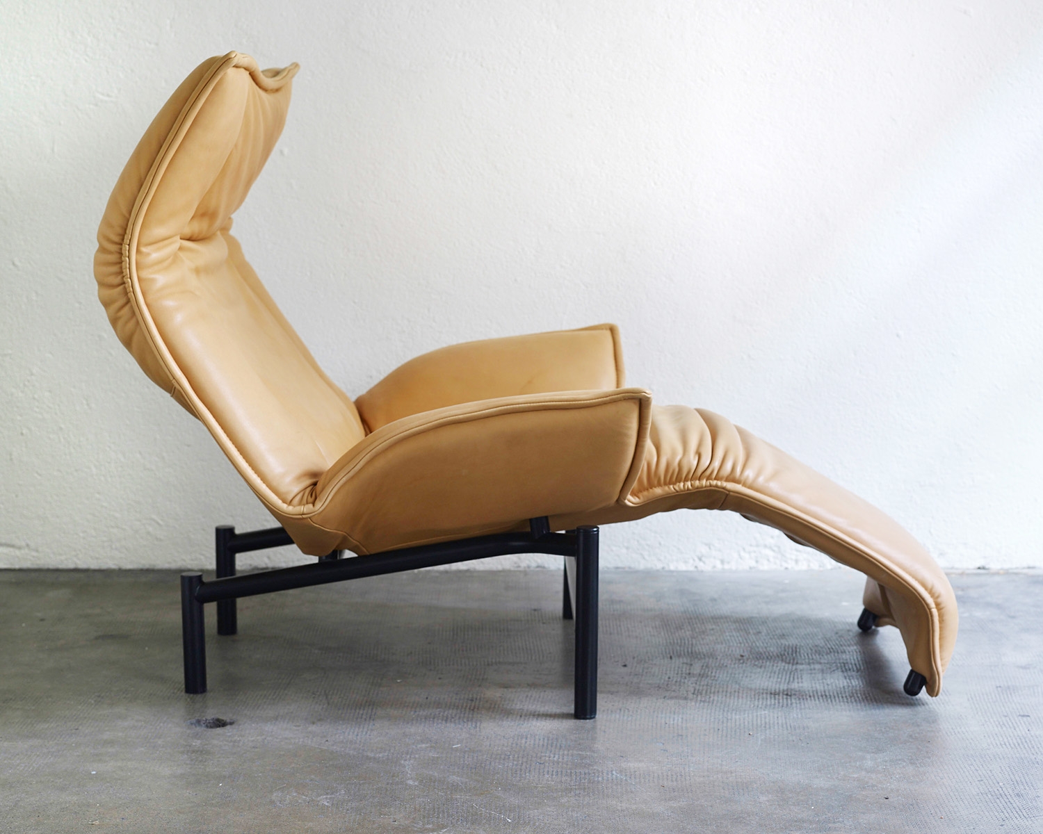 Veranda lounge chair by Vico Magistretti Espacemoderne