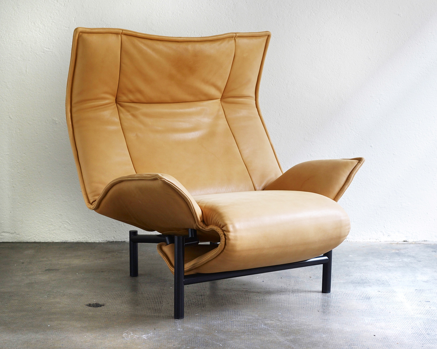 Veranda lounge chair by Vico Magistretti Espacemoderne