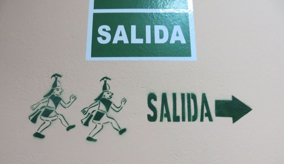 Cusco exit sign