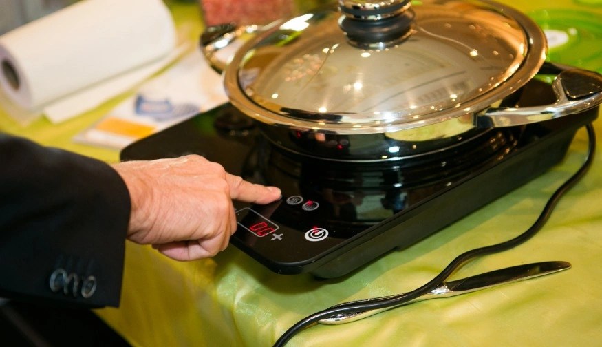 How Does Induction Cooking Work? What Is It And Is It Safe?