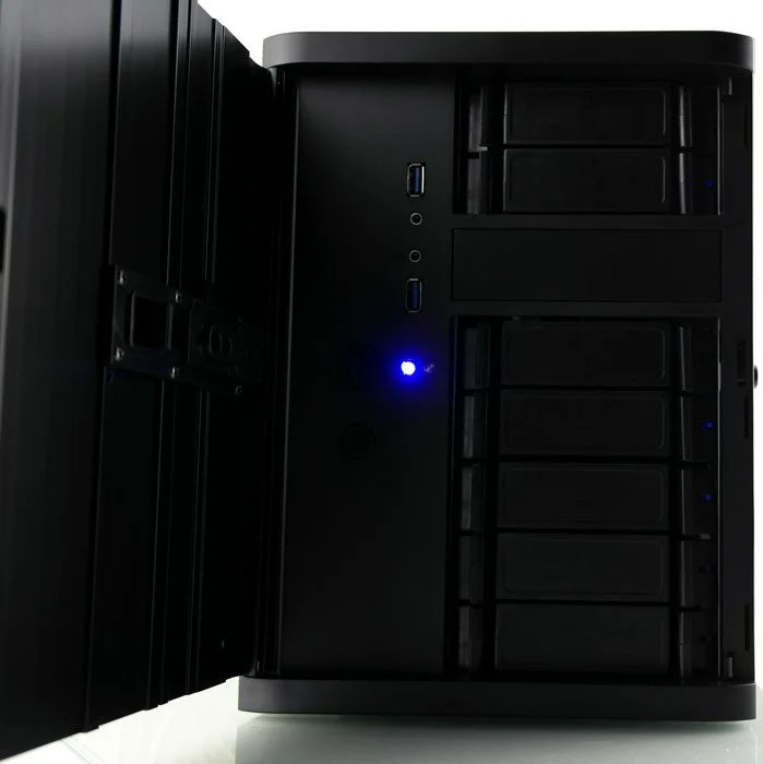 Silverstone DS380 NAS Chassis Review eTeknix