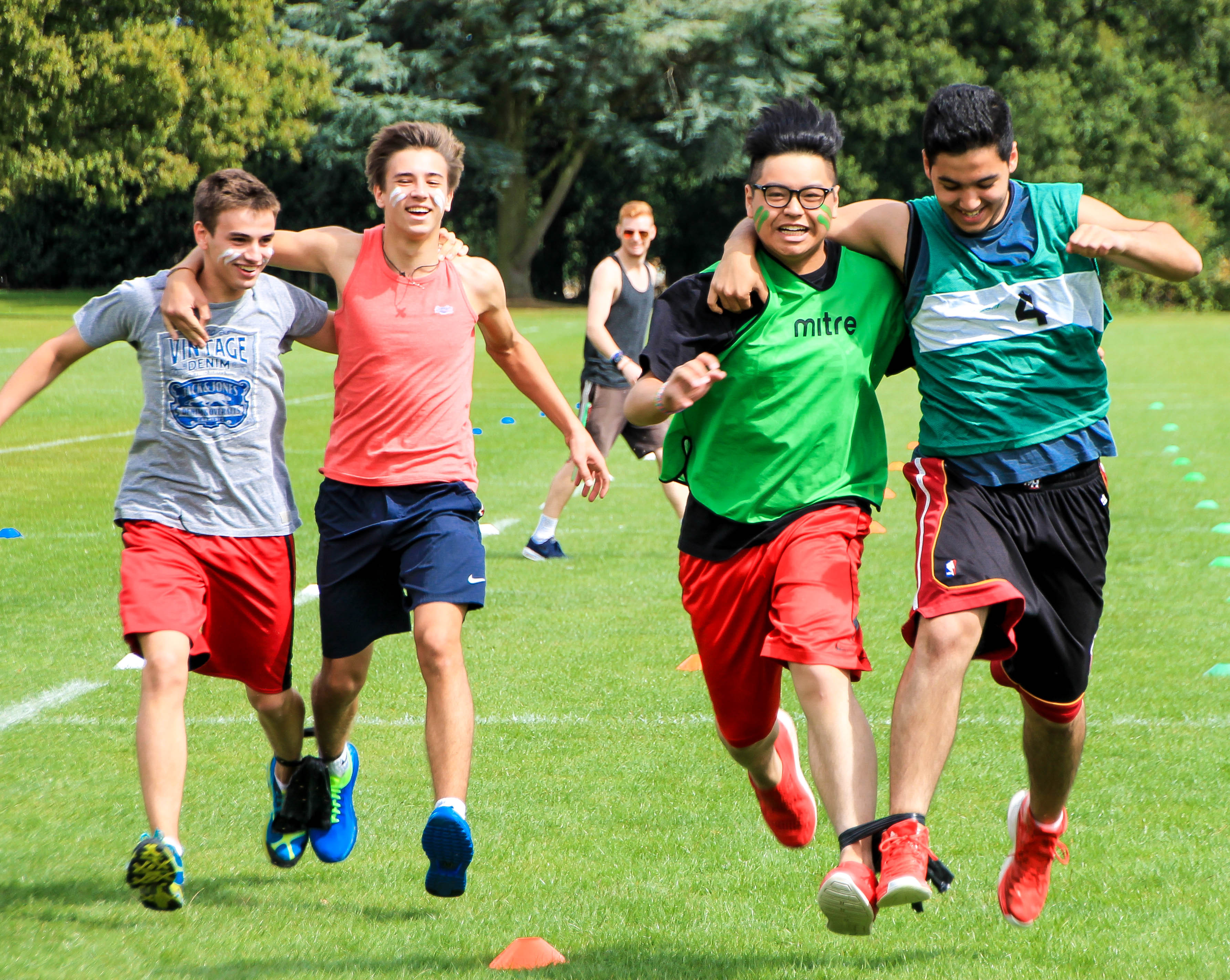 Sometimes when one empties the sink or the bathtub, one can see a small