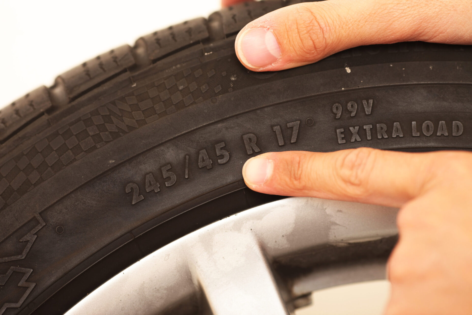 Pros & Cons of Increasing Your Car's Wheel Size etyres blog