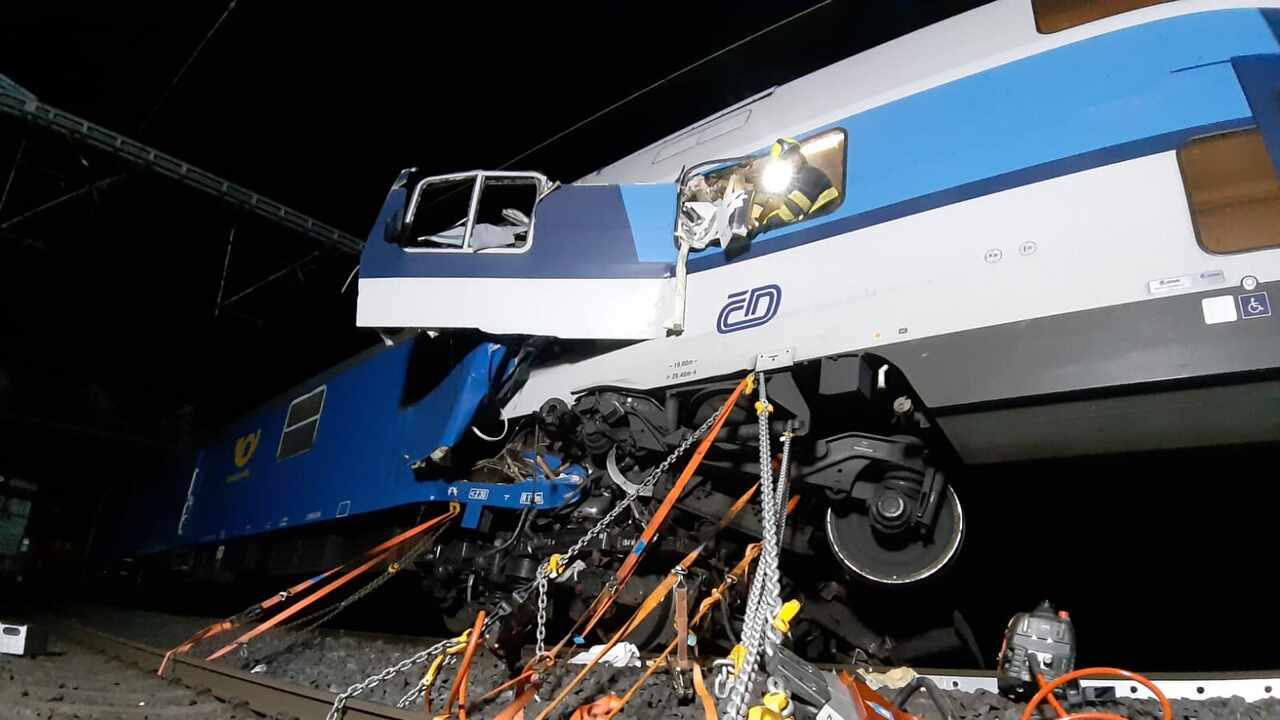 Dnevnoydozor Zugunglück Tschechien Nahe Prag Ein Toter Und Viele