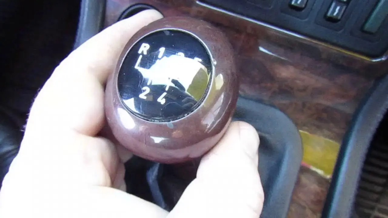 Shift Pattern for a Manual Transmission BMW 5Speed or 6Speed
