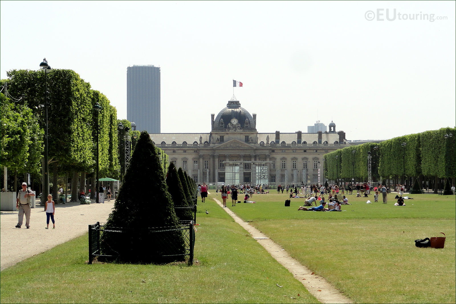 Photo Images Of Champ De Mars Park In Paris Image 17