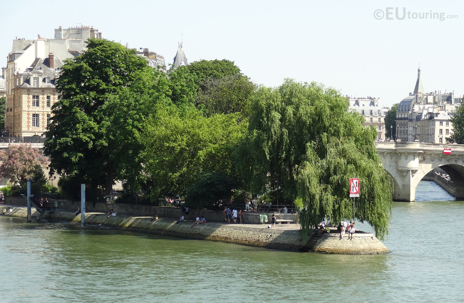 HD photos of Square du Vert Galant on the Ile de la Cite Paris Page 1