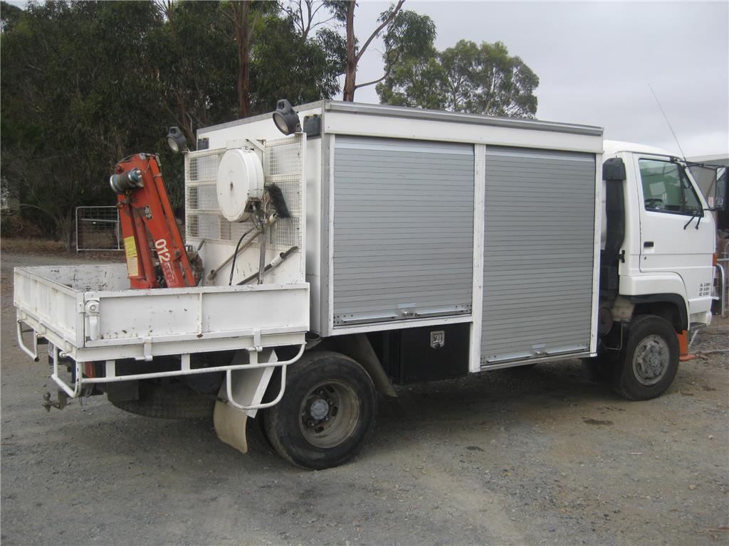 Isuzu 300 Mechanic Field Service Truck, 4WD, Year of Manufacture 1993