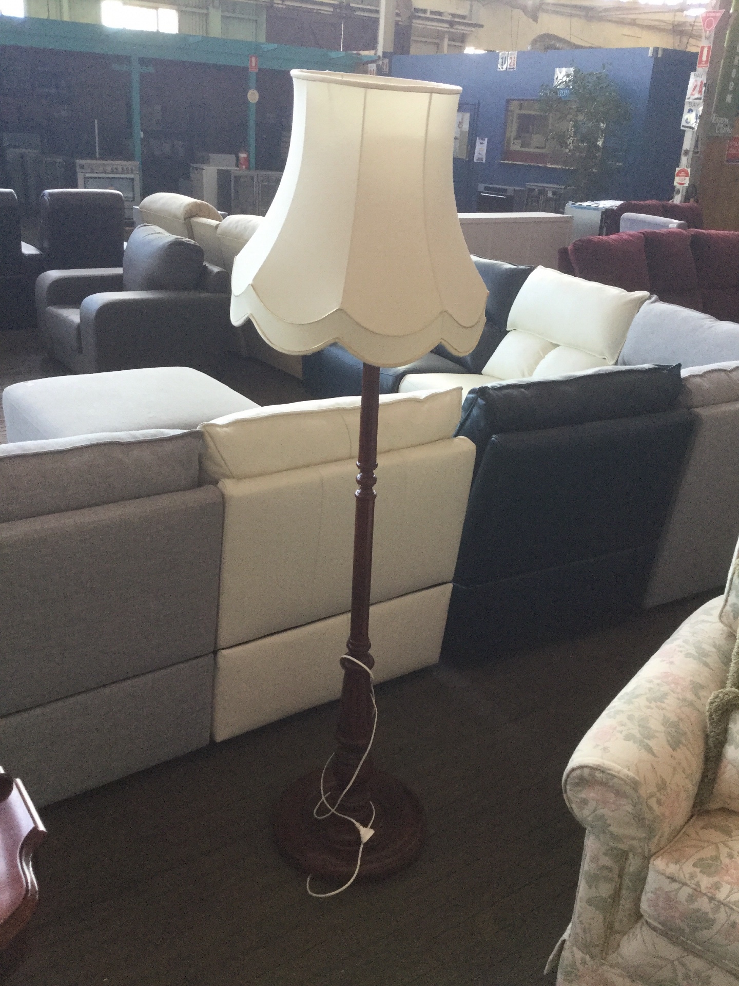 Sellicks Queen Anne Style Pedestal Floor Lamp with Shade