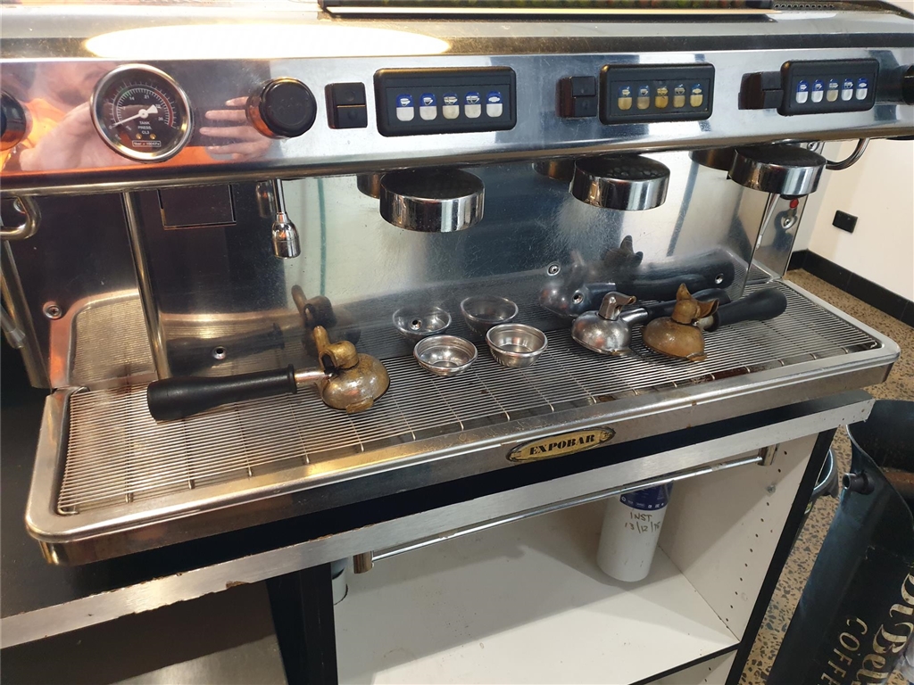 3 Group Espresso Machine, Expobar with 3x Porta Filters, 240v 15a (plug