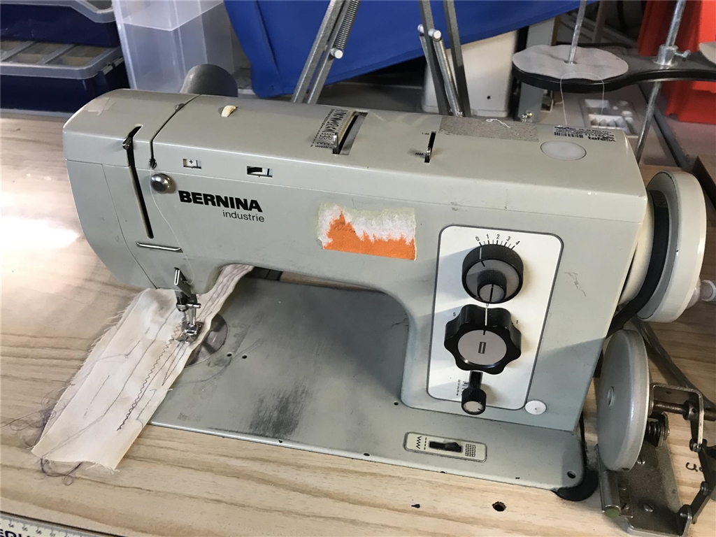 Semi Industrial Sewing Machine, Bernina 850, No Bobbin Case