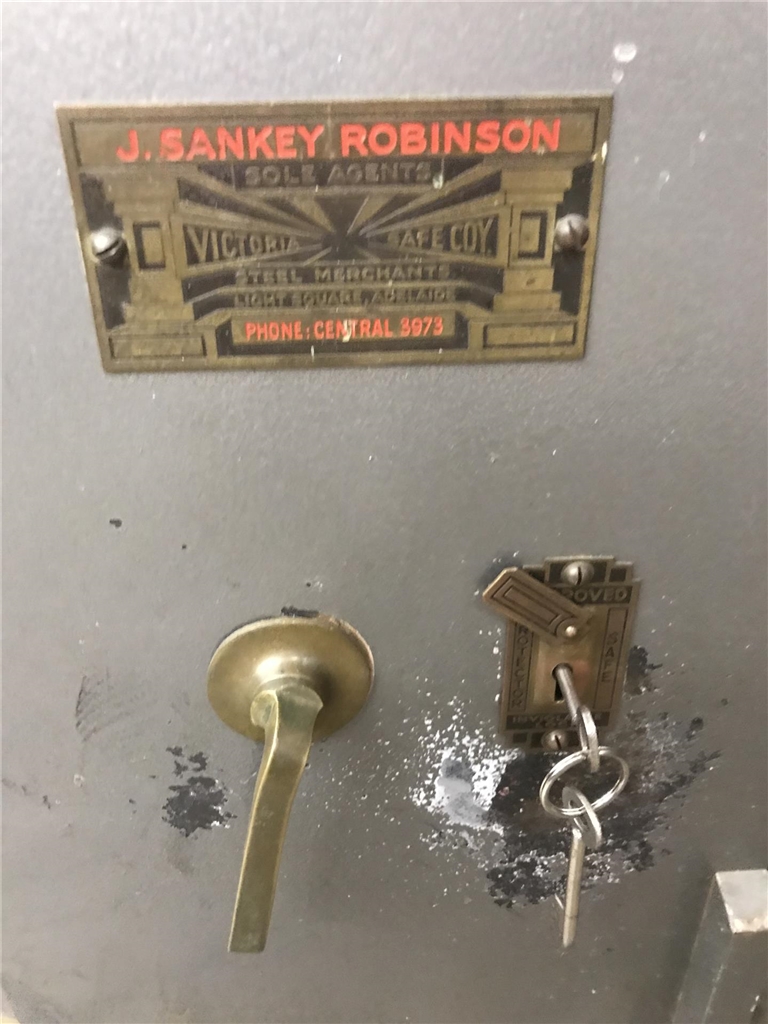Safe, Victoria Safe Co. J Shanky Robinson, with Key, External Size
