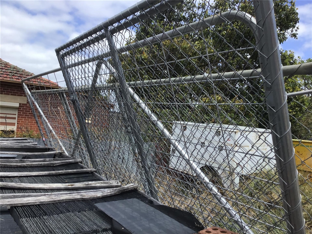 Cyclone Gates Quantity of 4 In Total Comprising 2 4m x 2200 ( One