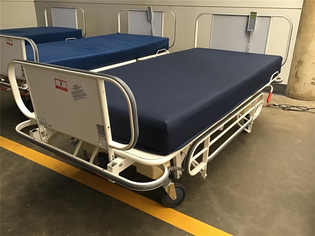Joyce Health Care Hospital / Nursing Bed 900 Series with Foam Mattress