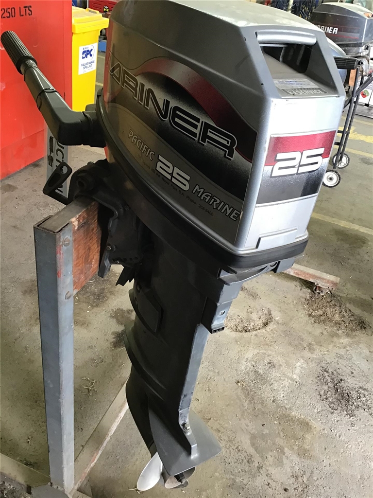Mariner Outboard Motor 25 HP 2 Stroke Tiller Control Sold As Is