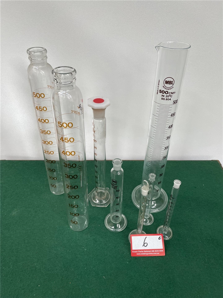 Quantity.of Laboratory Measuring Vessels ( Collect From Marleston )