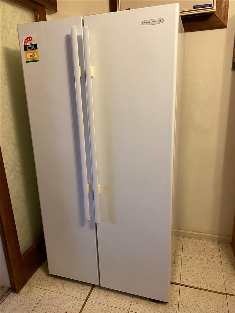 Kelvinator 606L, Side By Side Fridge Freezer. 1750 H X 898 Wx 741D. (Located At Queenstown)
