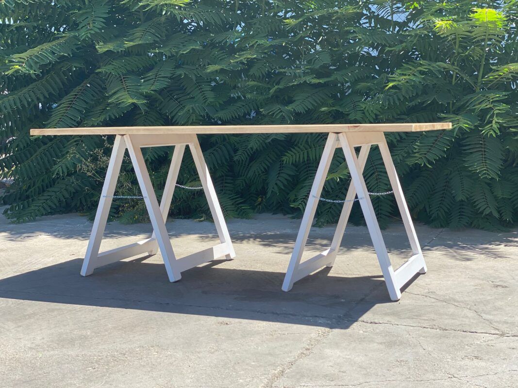 MESA DE MADERA CON CABALLETES 200X100 CM Eventos MilMar