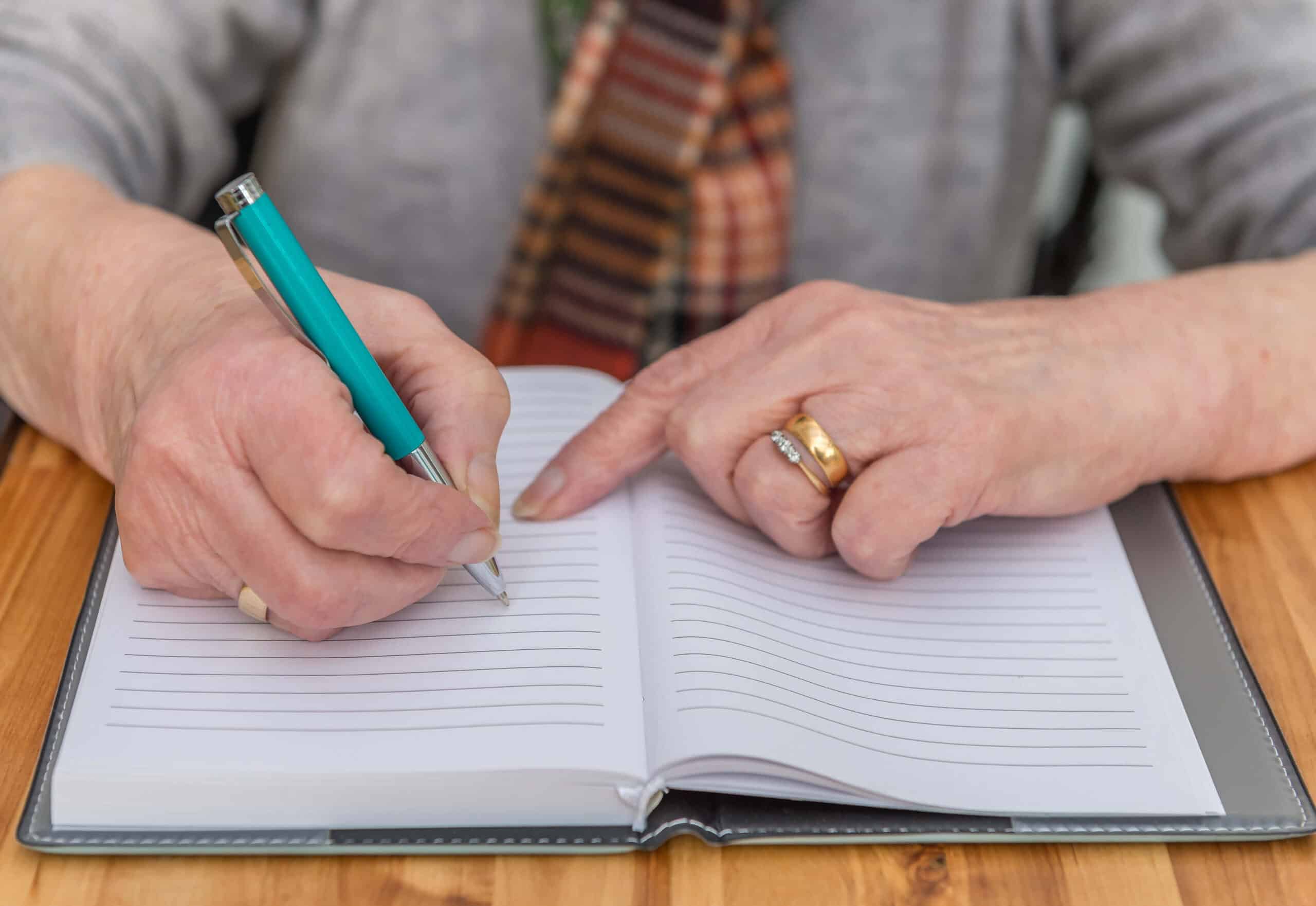 What to Write in a Baby Shower Book Simple and Heartfelt Ideas