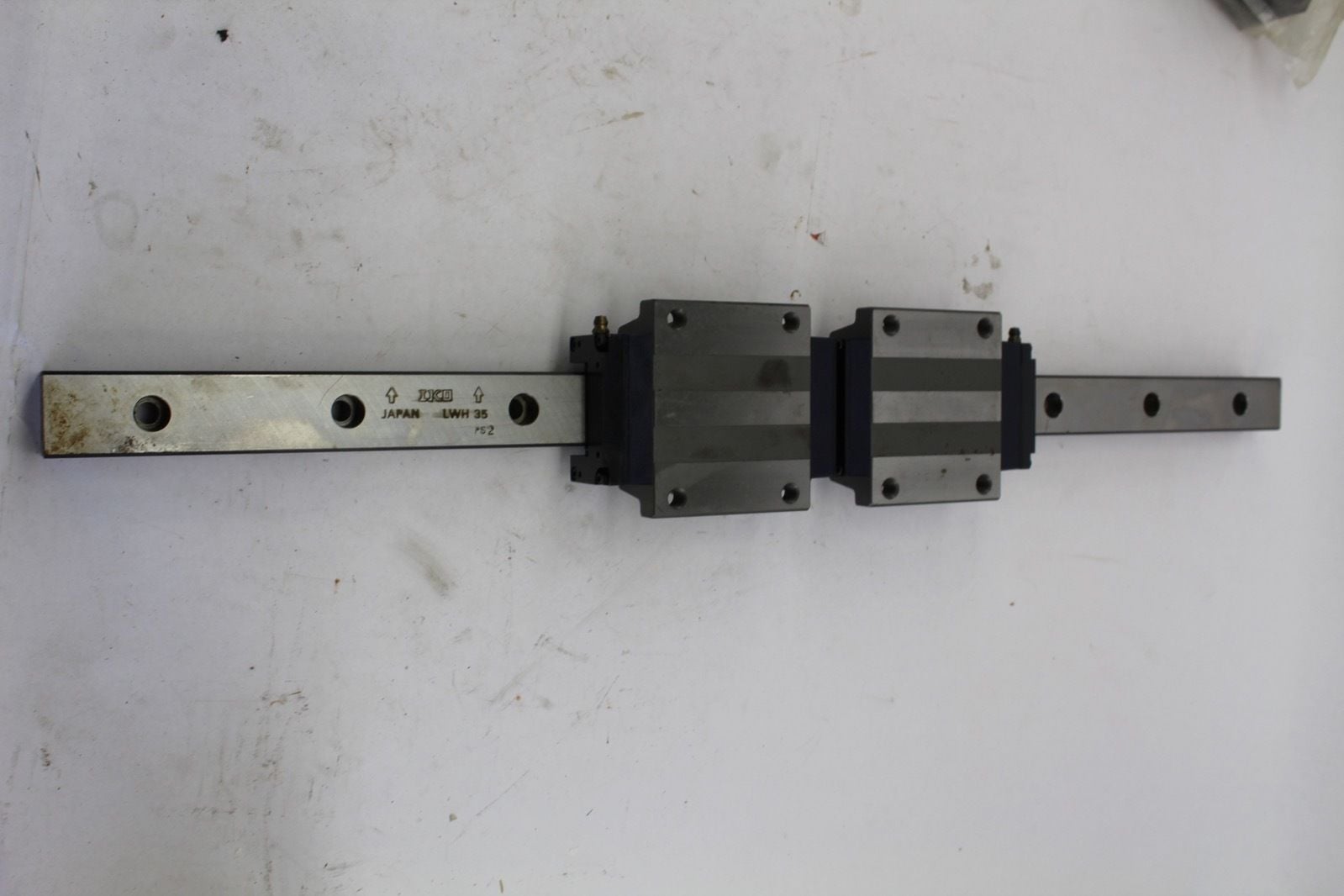 IKO LWH35 Linear rail with two bearing block tables 719MM ** (B255)