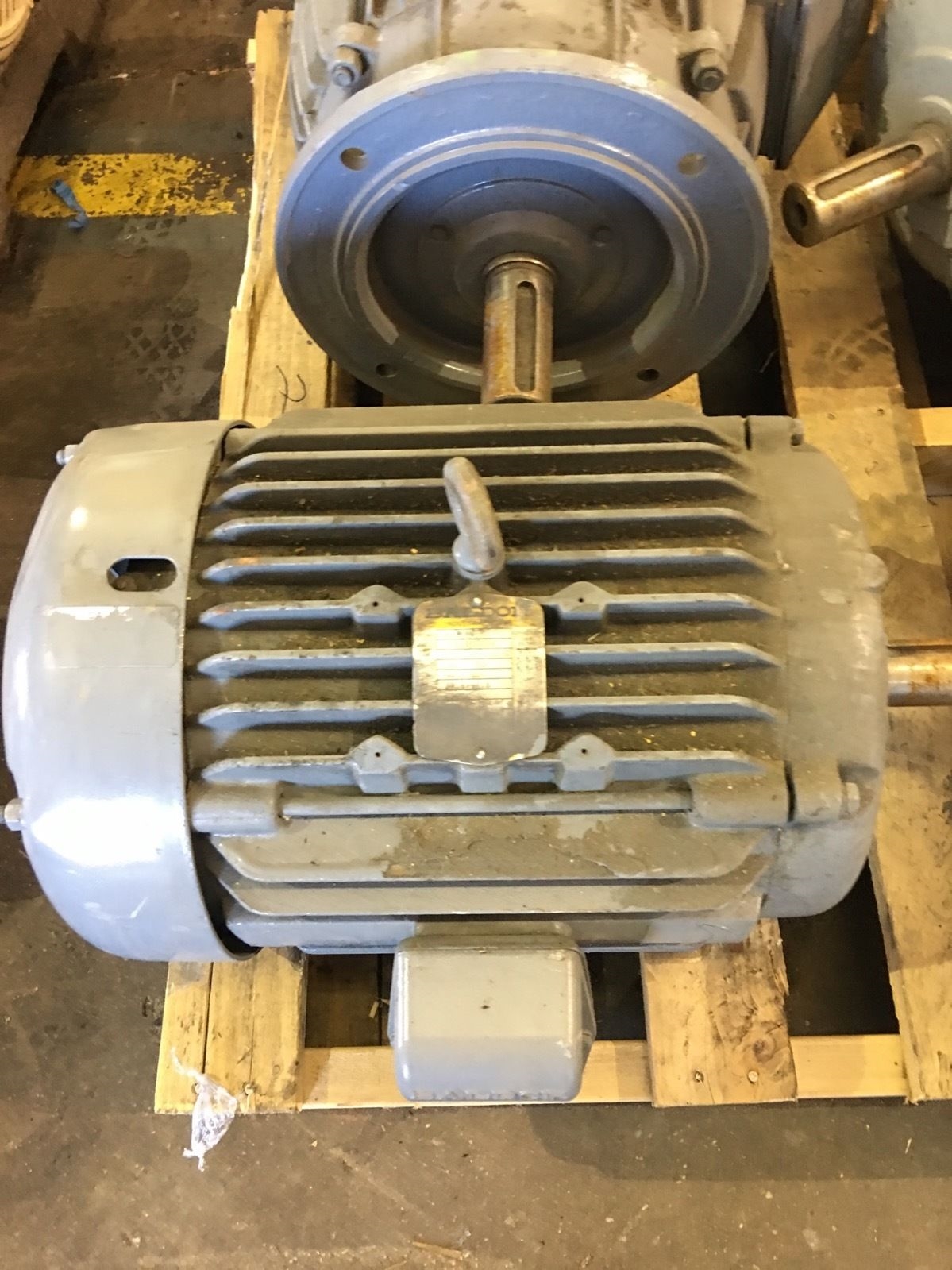 BALDOR M2331 3 PHASE INDUSTRIAL MOTOR 15 HP, 254T FRAME, 1760 RPM, (NP1)