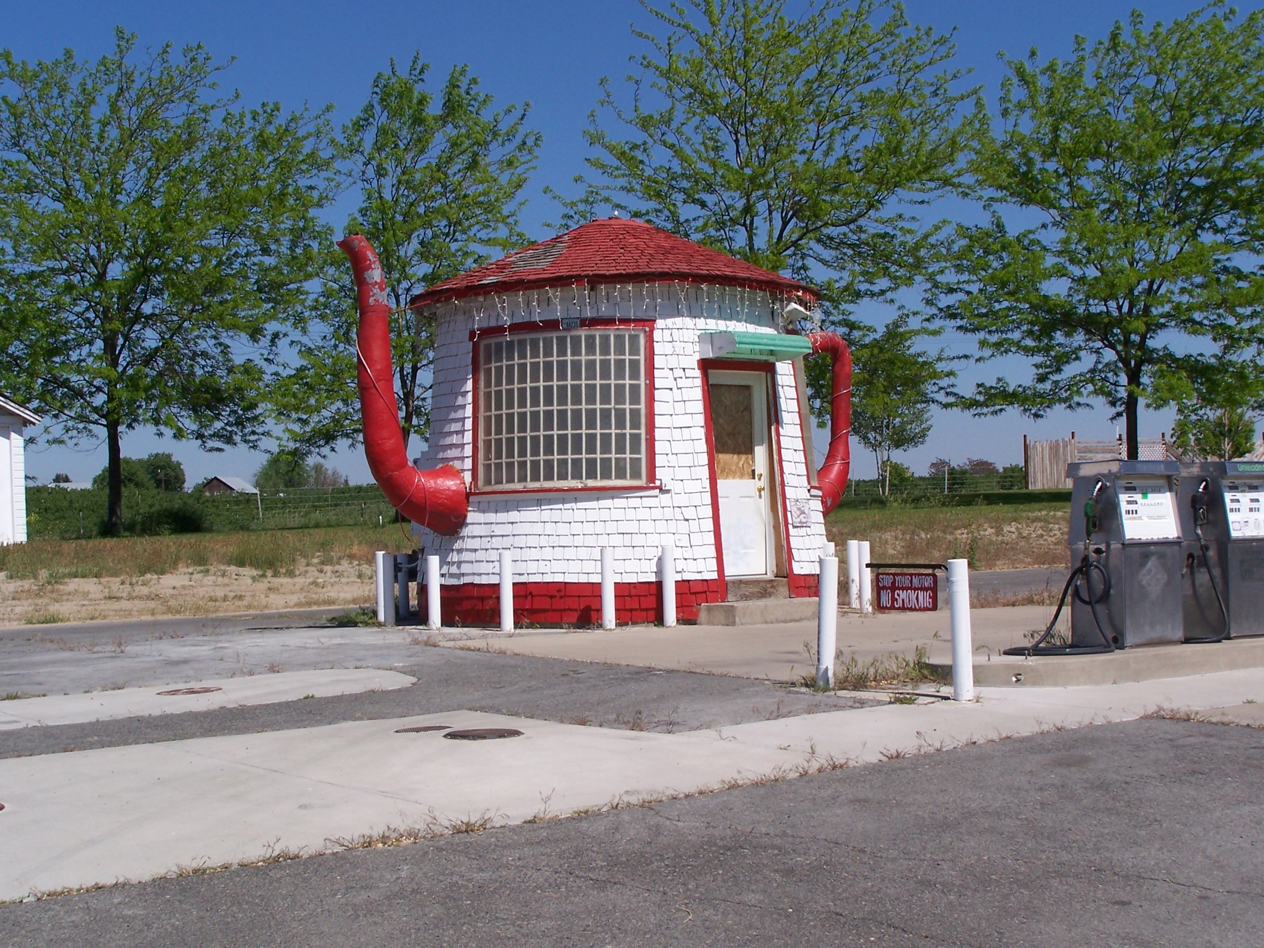 Zillah Washington Historical Teapot Gas Station