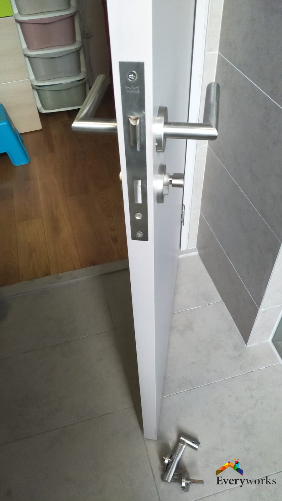 Replace Door Handle Repair/Replacement Handyman Singapore HDB Bukit