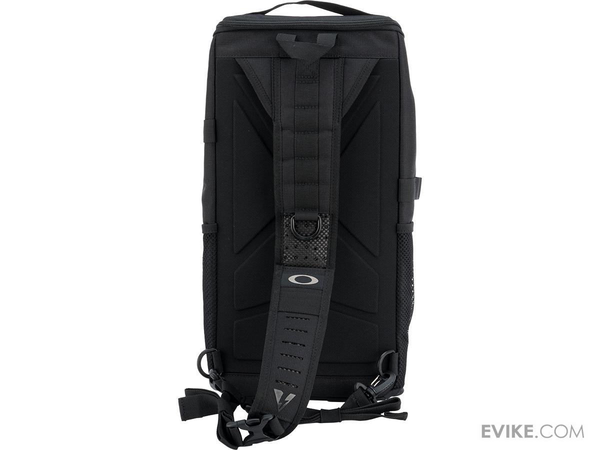Oakley Extractor Sling Pack 2.0 (Color Blackout), Tactical Gear/Apparel, Bags, Sling/Messenger