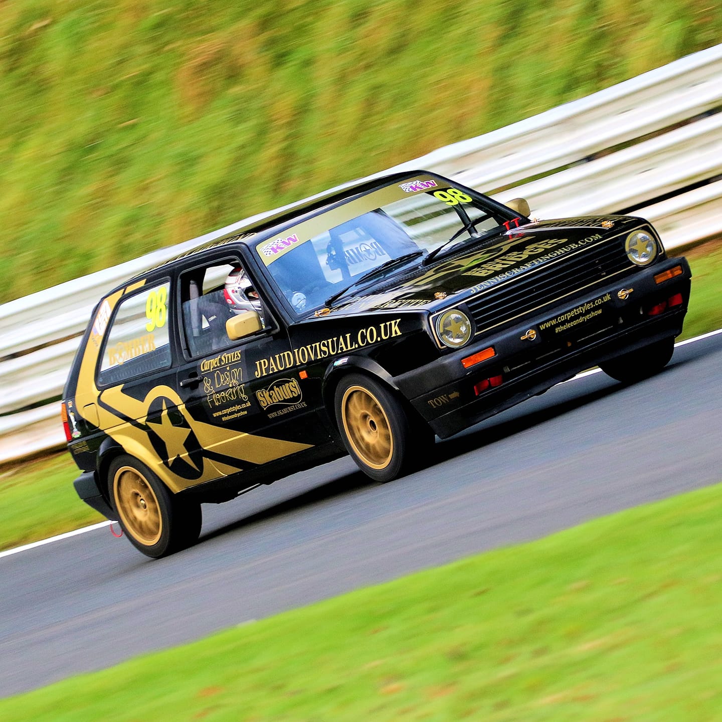 Team Bomber Racing Evoke Classic Cars