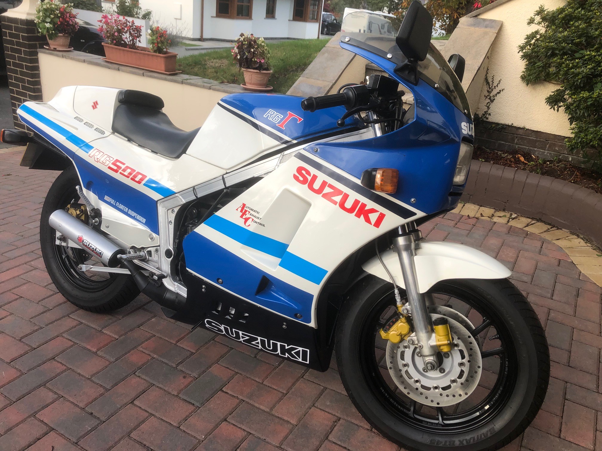 1987 Suzuki RG500 - LOW MILEAGE *Sold £16,000* - Evoke Classic Cars