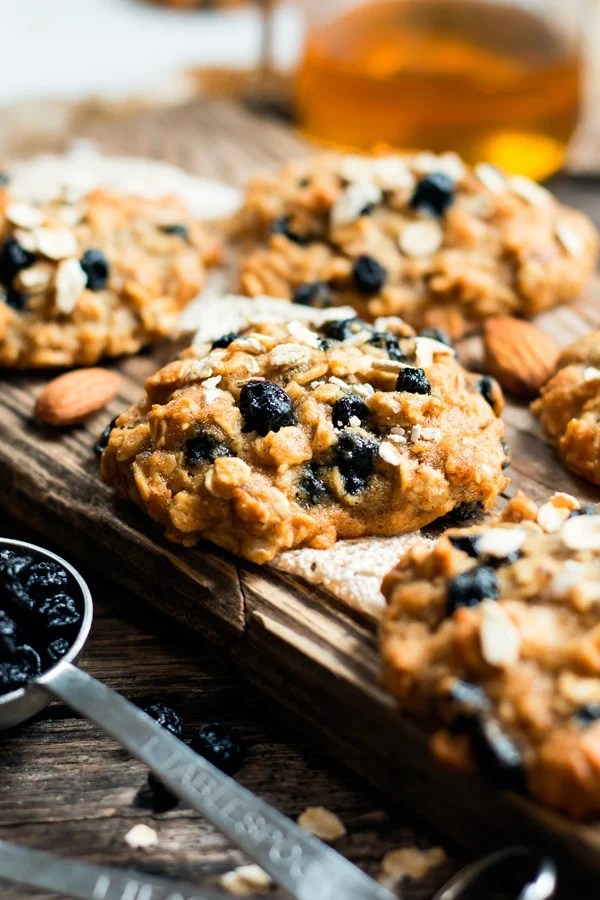 Blueberry Oatmeal Breakfast Cookies with Almonds and Honey