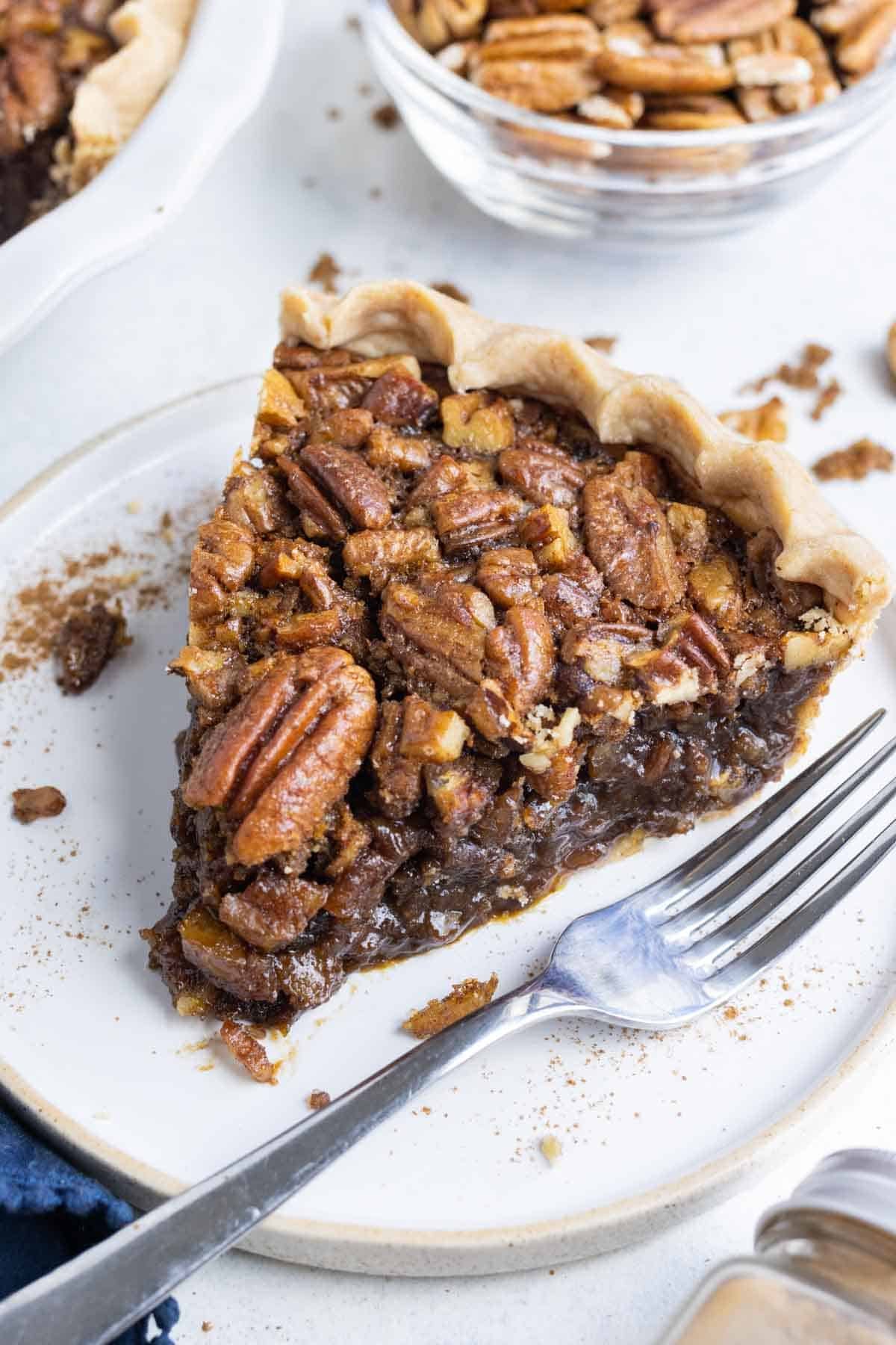 Does Pecan Pie Need to be Refrigerated? Evolving Table