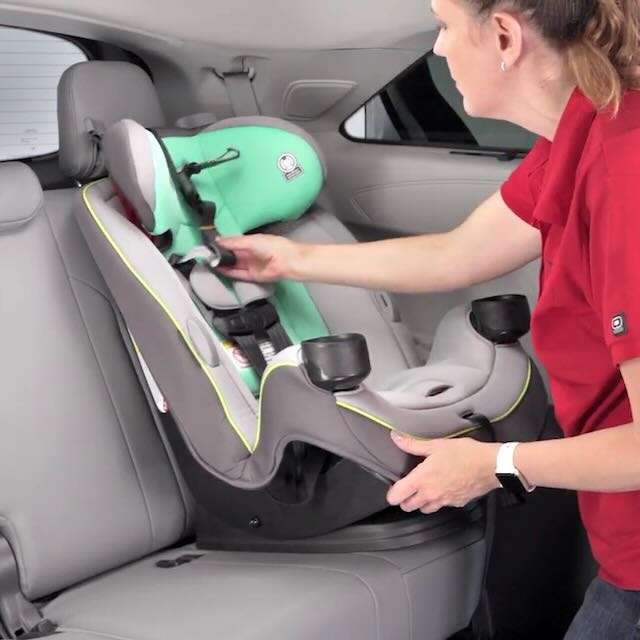 How to Install a Car Seat in a Toyota Sienna evto.ca