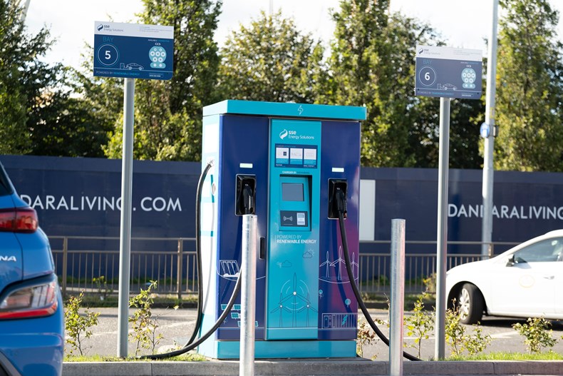 Glasgow receives first of 300 EV charging hubs from SSE The one