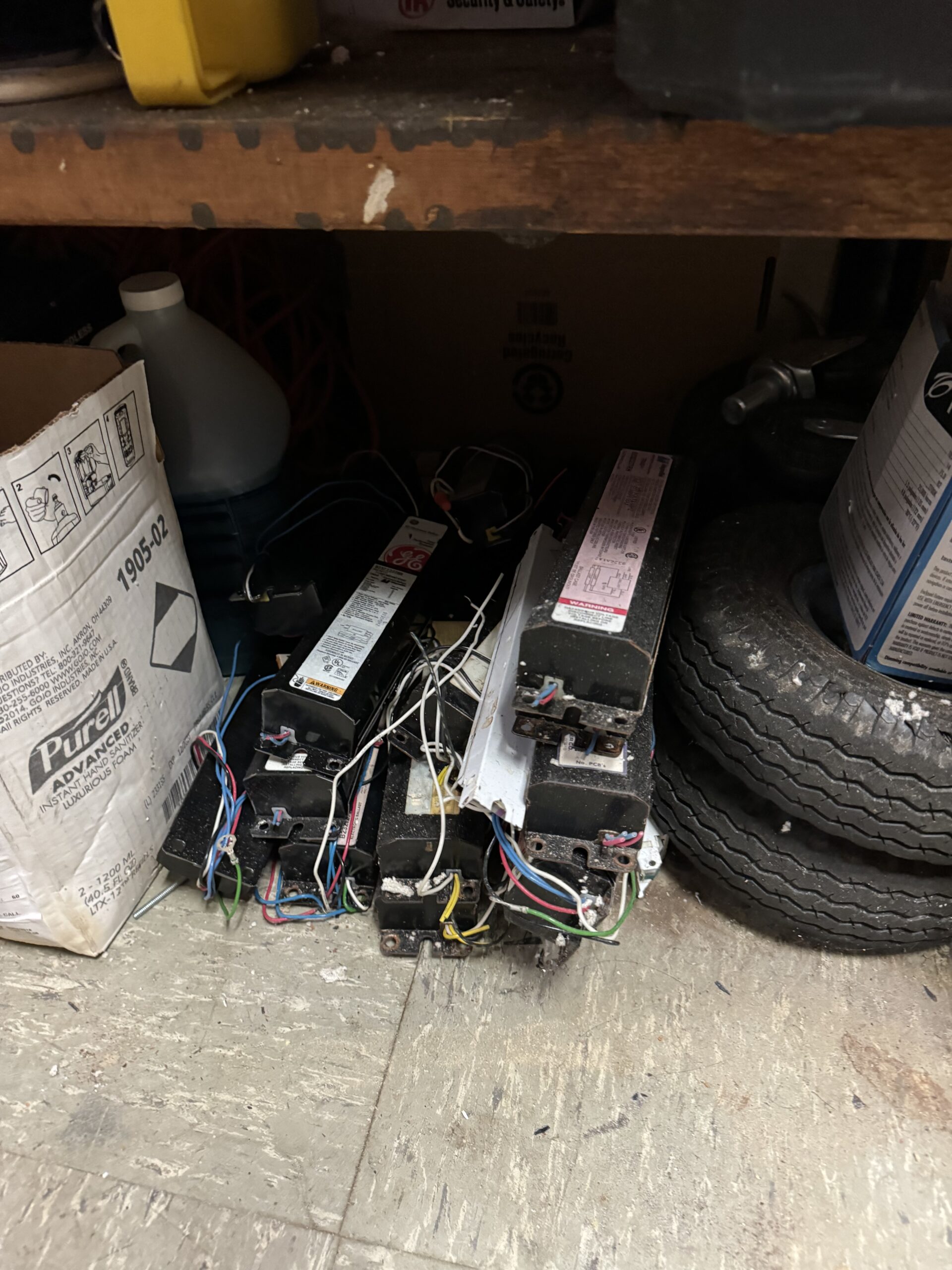 Fluorescent Tubes and Ballast , Irvine