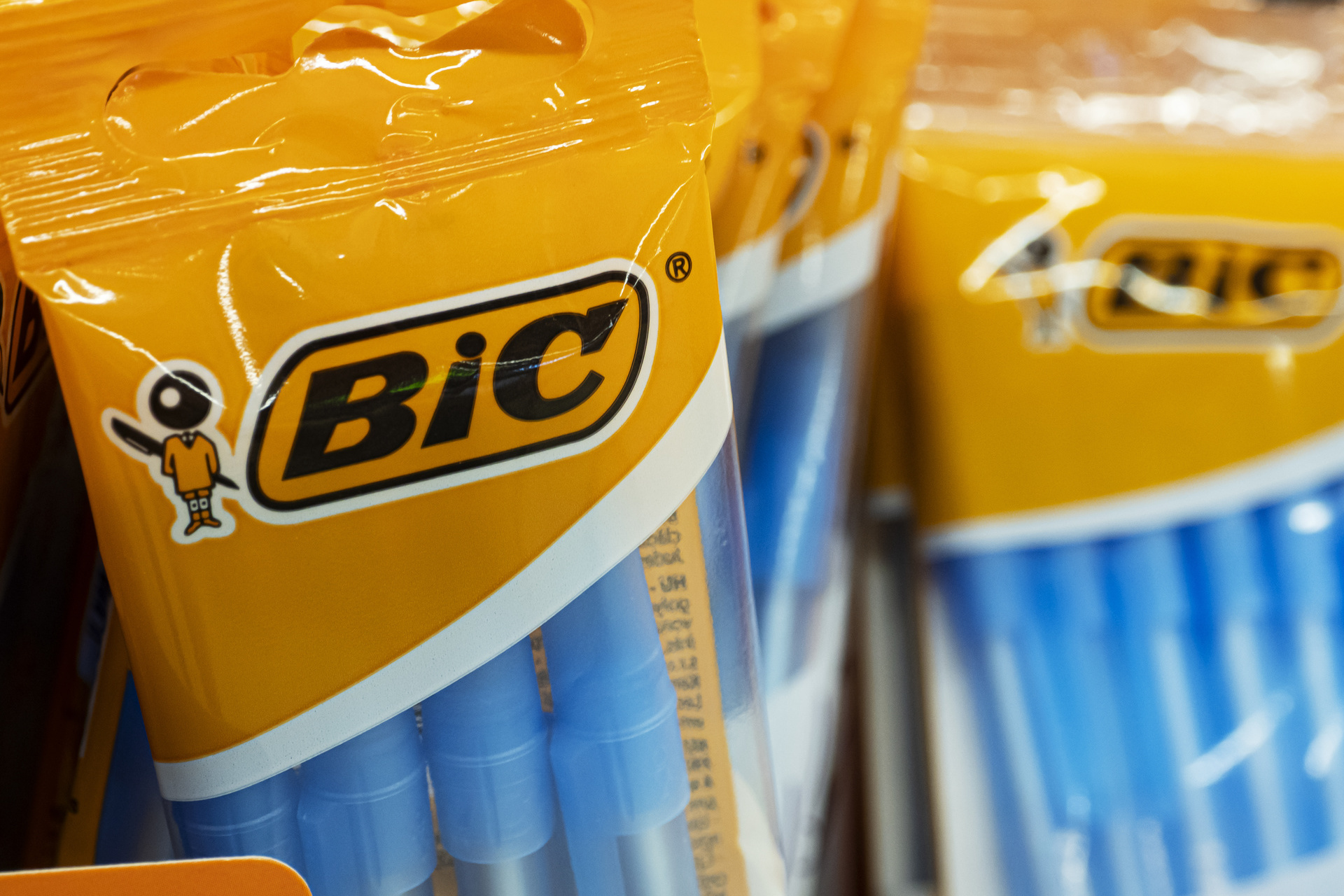 BIC du stylo au briquet, un succès français ! Exafrance
