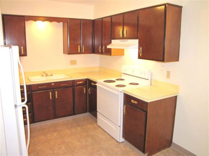 Kimberly Manor Apartments, Davenport Executive Management & Real