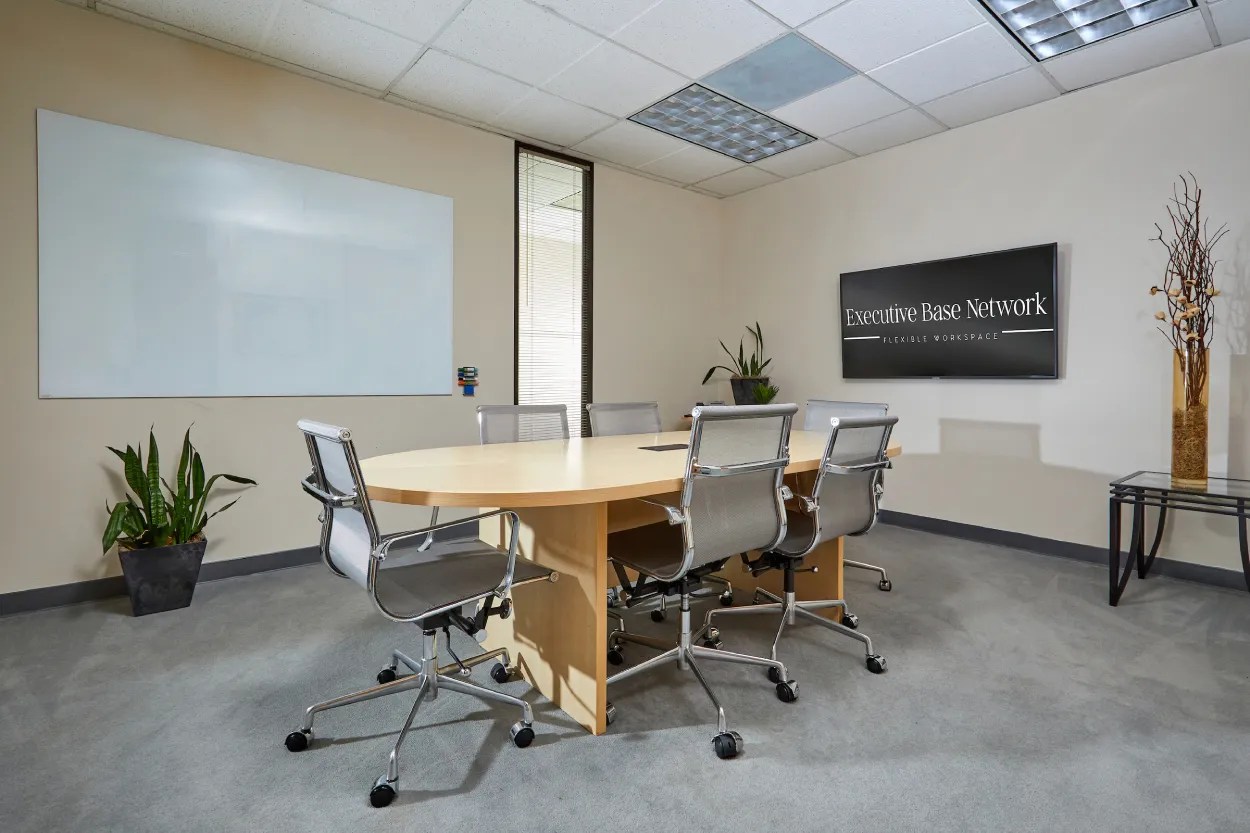 “The Advantages of Renting a Meeting Room Over Traditional Spaces”