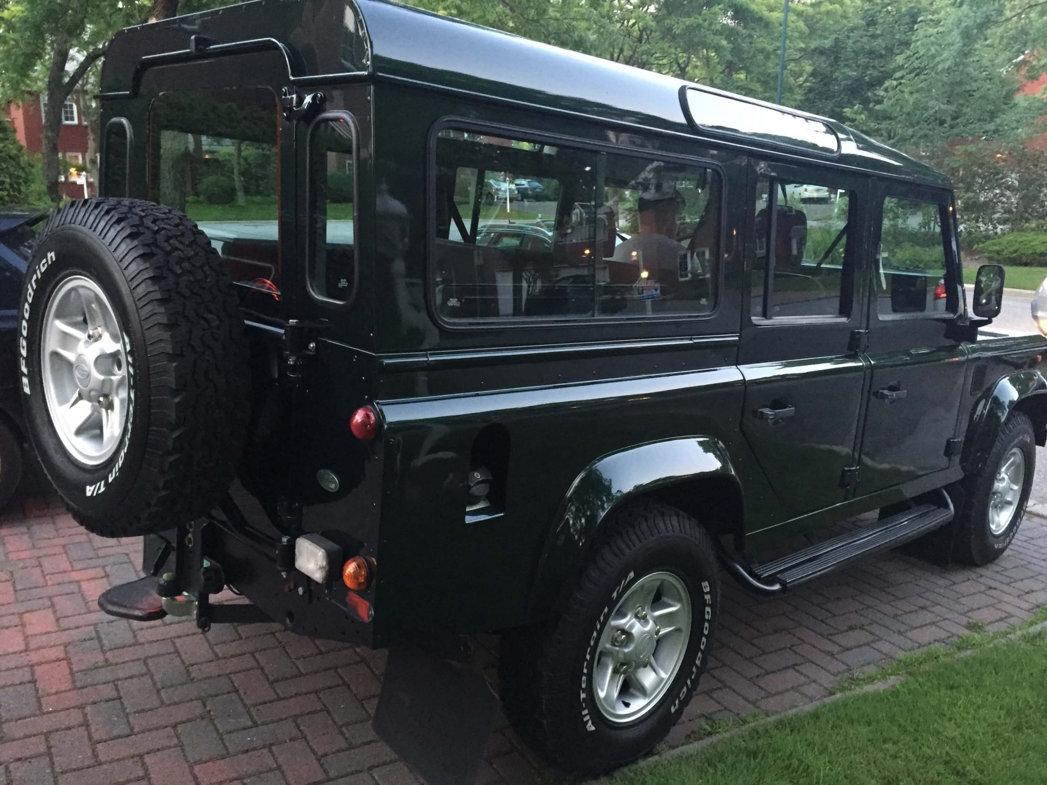 2298 Land Rover Defender 110 TD5 Exotic SUV
