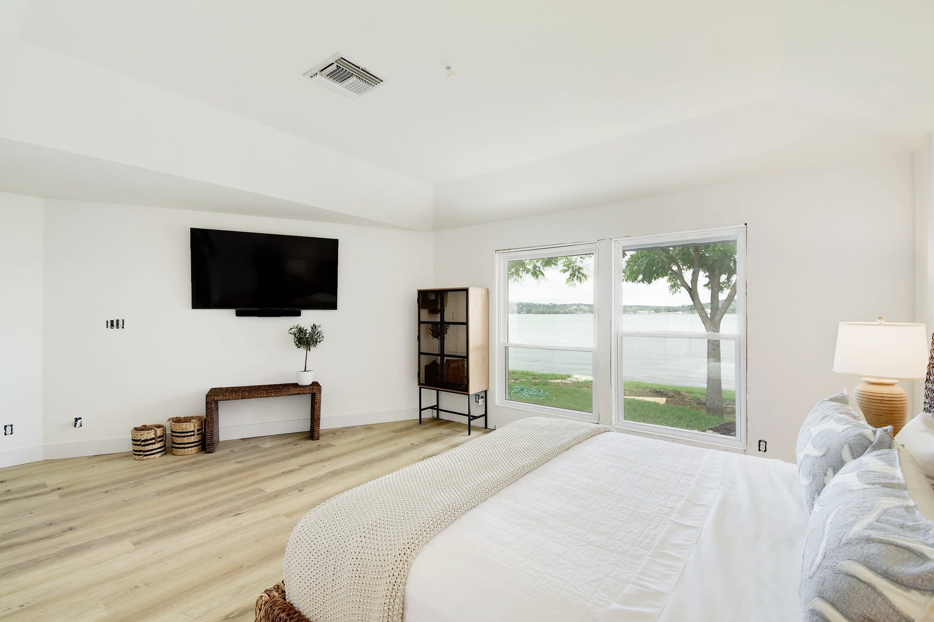 The Beacon [Austin, 4bd/3ba] Experience Guide LLC