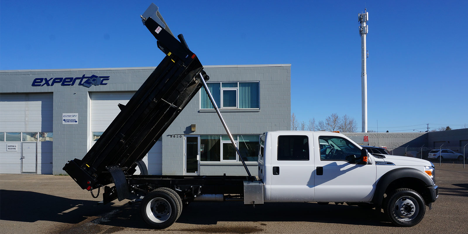 Flat Decks, Dump Bodies and Truck Beds for Work Pickup Trucks