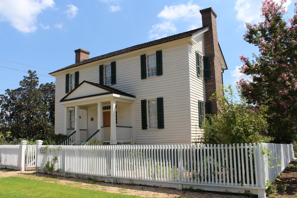 The 2020 Visitor Guide to Marietta, Eat, Stay & Play